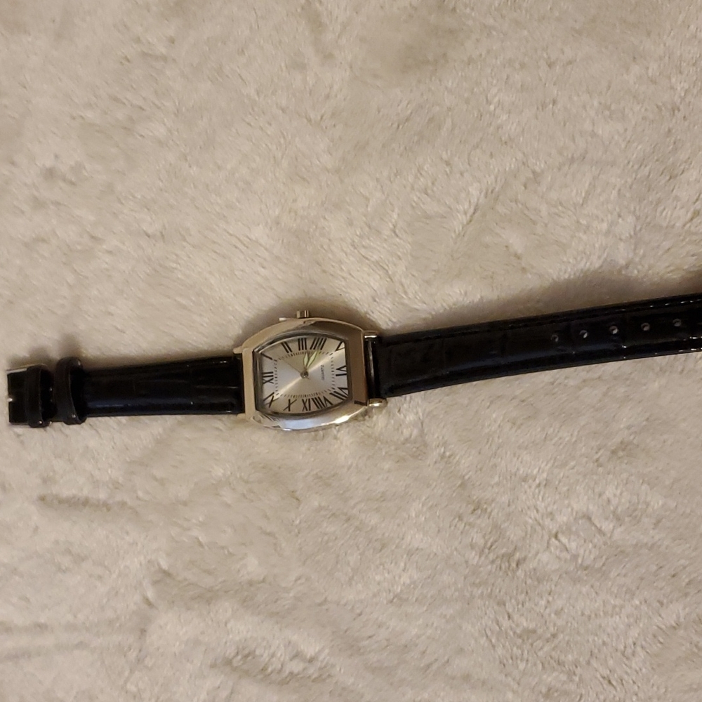 SKG Watch - Picture 2 of 3